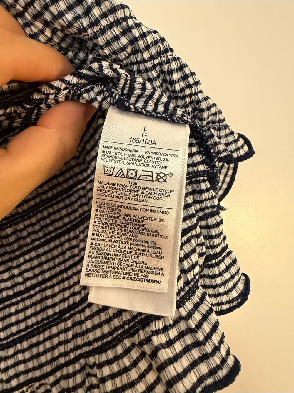 Old Navy Textured Tank with Ruffle Edge - Picture 4 of 4
